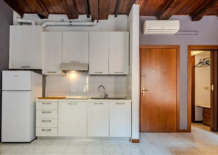 Rigoletto - 13 Minutes Walk To Arena アパート *