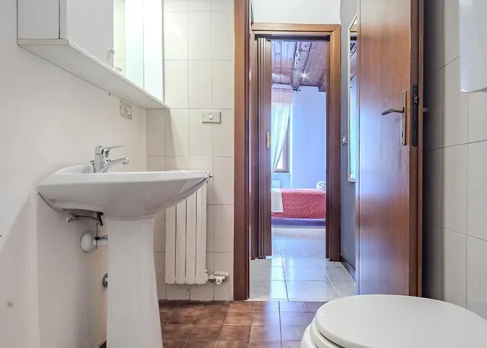 Rigoletto - 13 Minutes Walk To Arena *